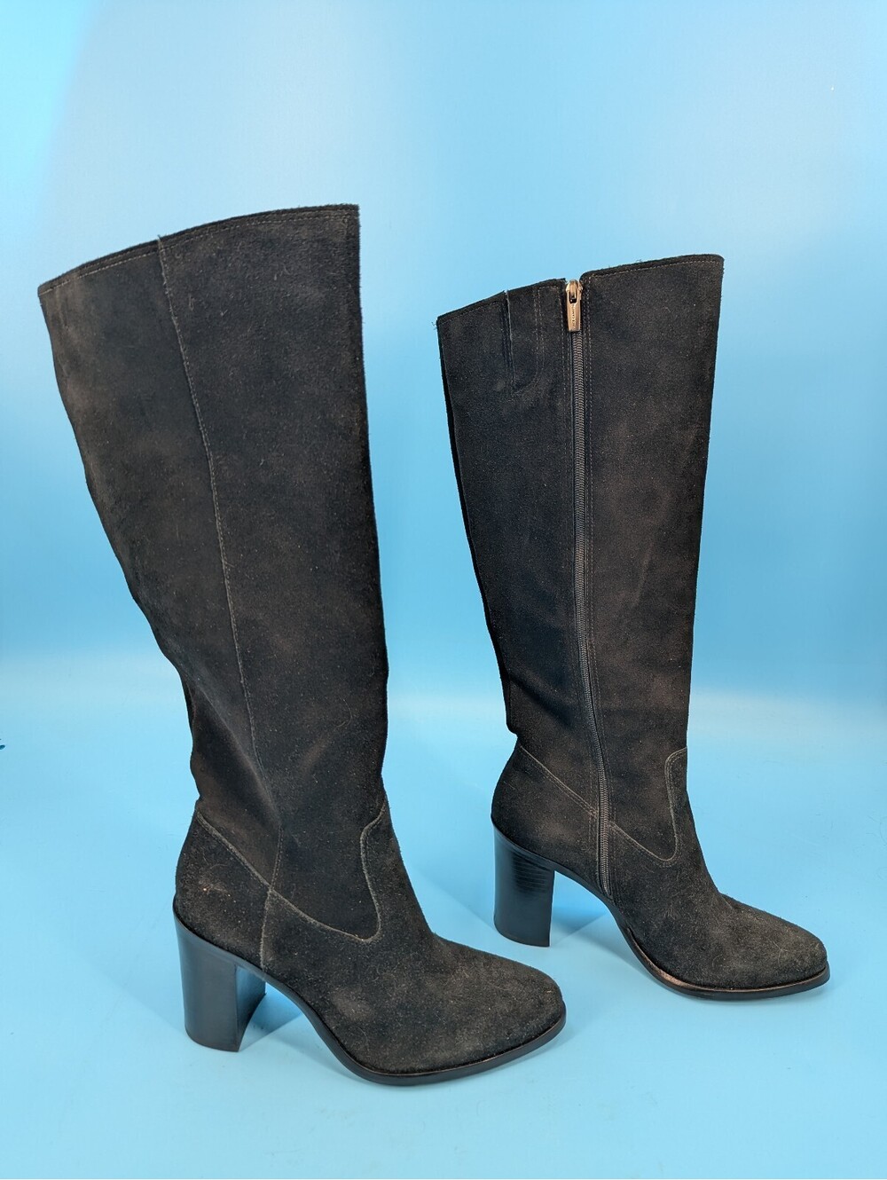 VINCE CAMUTO Pearlanie NWT Black suede knee boots with block heel